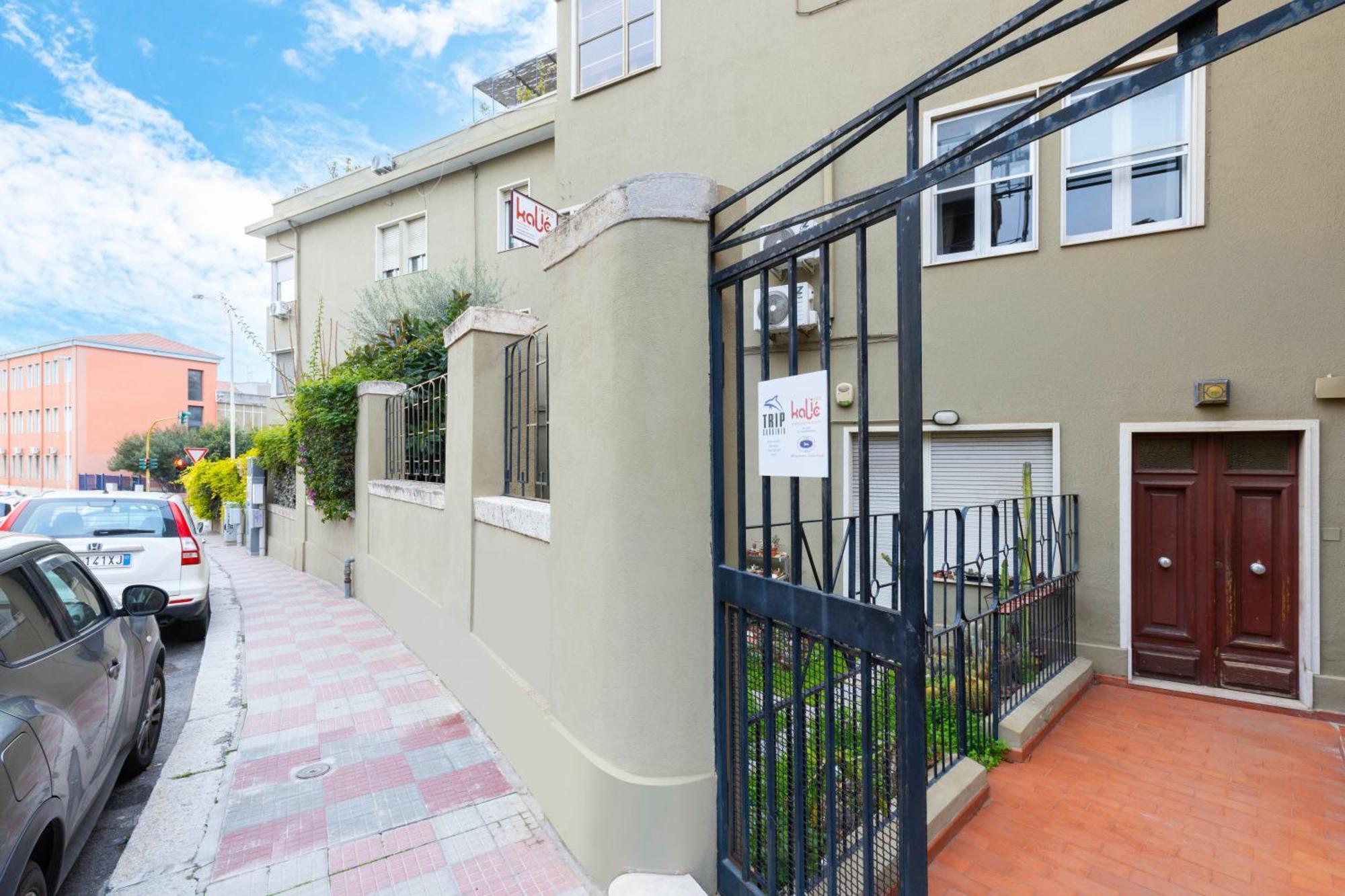 Kalie Rooms Guest House Cagliari Exterior photo